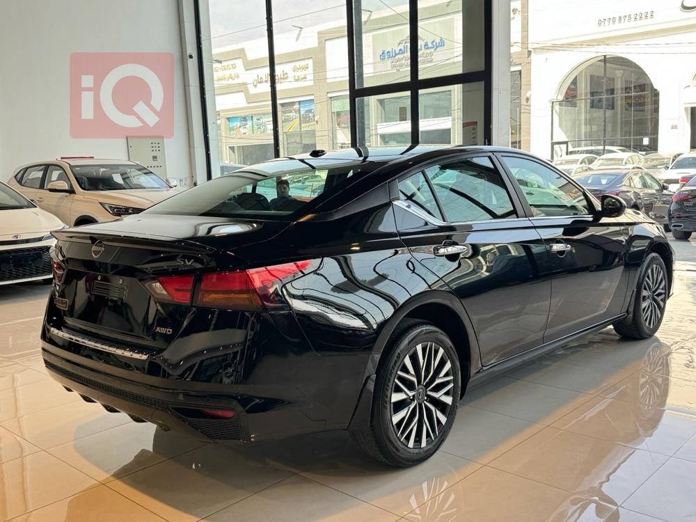 نيسان ألتيما